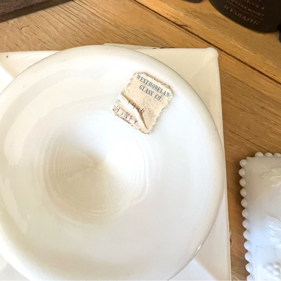 Vintage Westmoreland Depression Opaque White Milk Glass Trinket Wedding Box - Picture 6 of 8